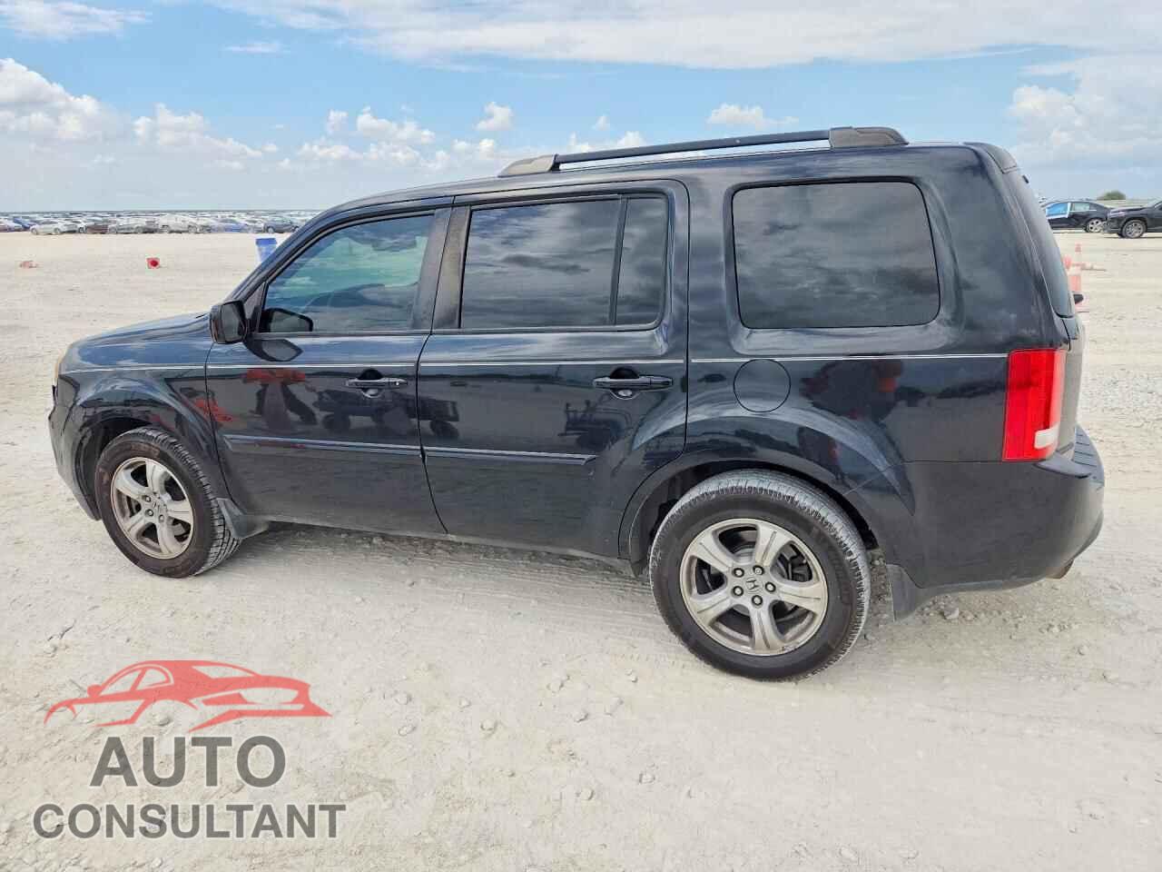 HONDA PILOT 2015 - 5FNYF4H52FB025761