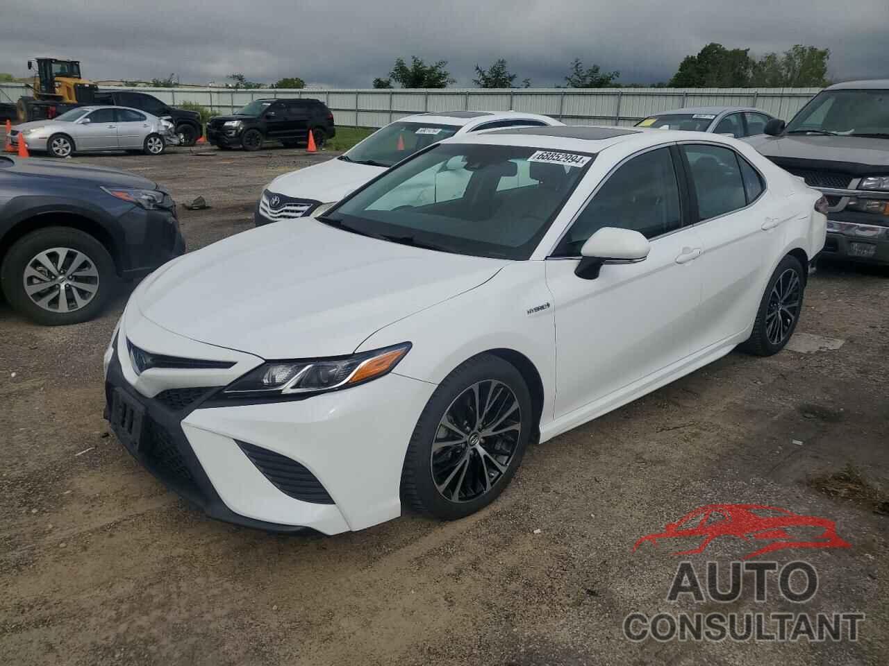 TOYOTA CAMRY 2018 - 4T1B21HK4JU507570