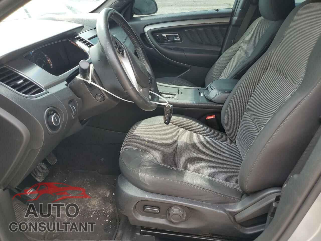 FORD TAURUS 2017 - 1FAHP2E82HG136809