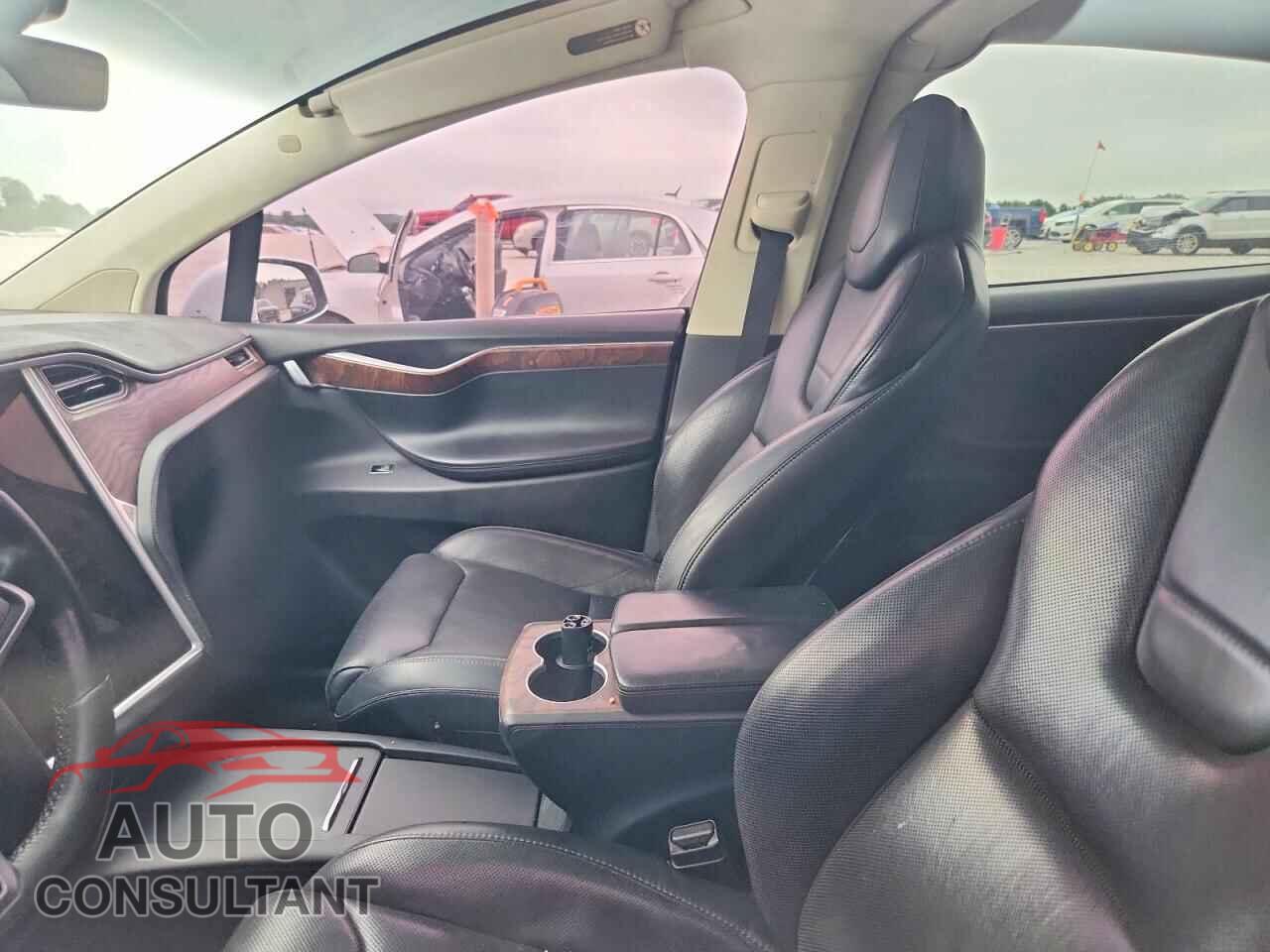 TESLA MODEL X 2016 - 5YJXCBE41GFS00247