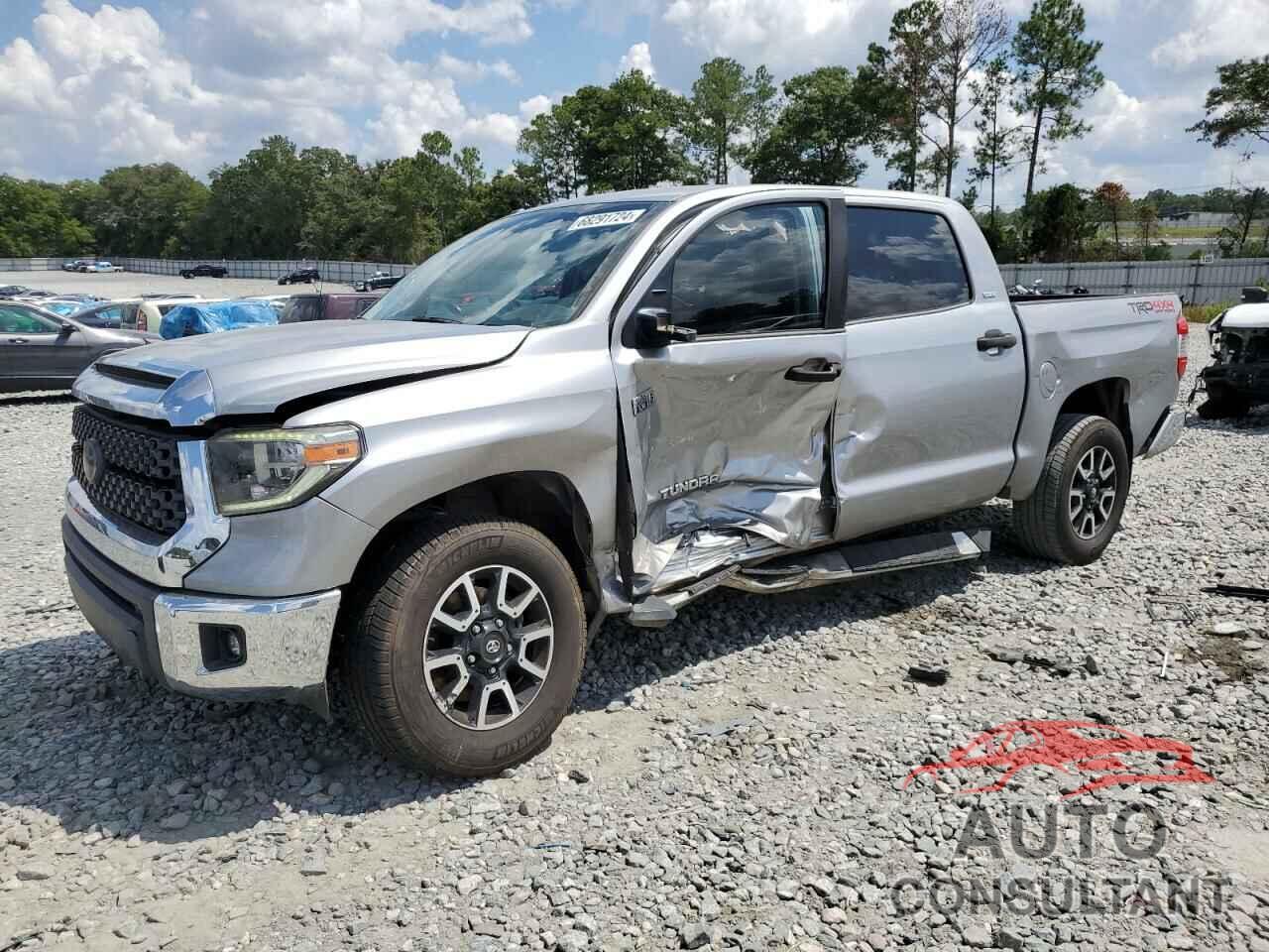 TOYOTA TUNDRA 2018 - 5TFDY5F19JX735043