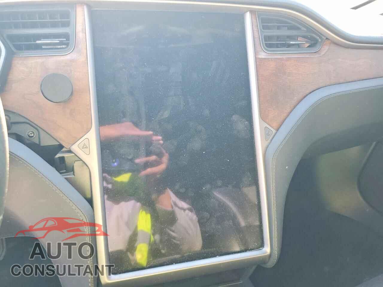 TESLA MODEL S 2018 - 5YJSA1E23JF276116
