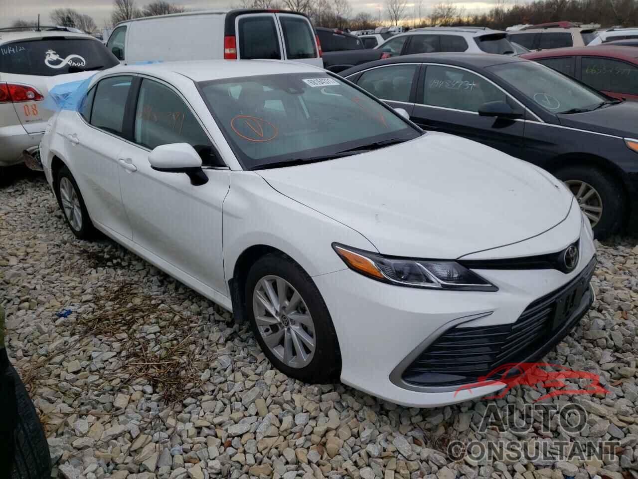 TOYOTA CAMRY 2021 - 4T1C11AK9MU528243