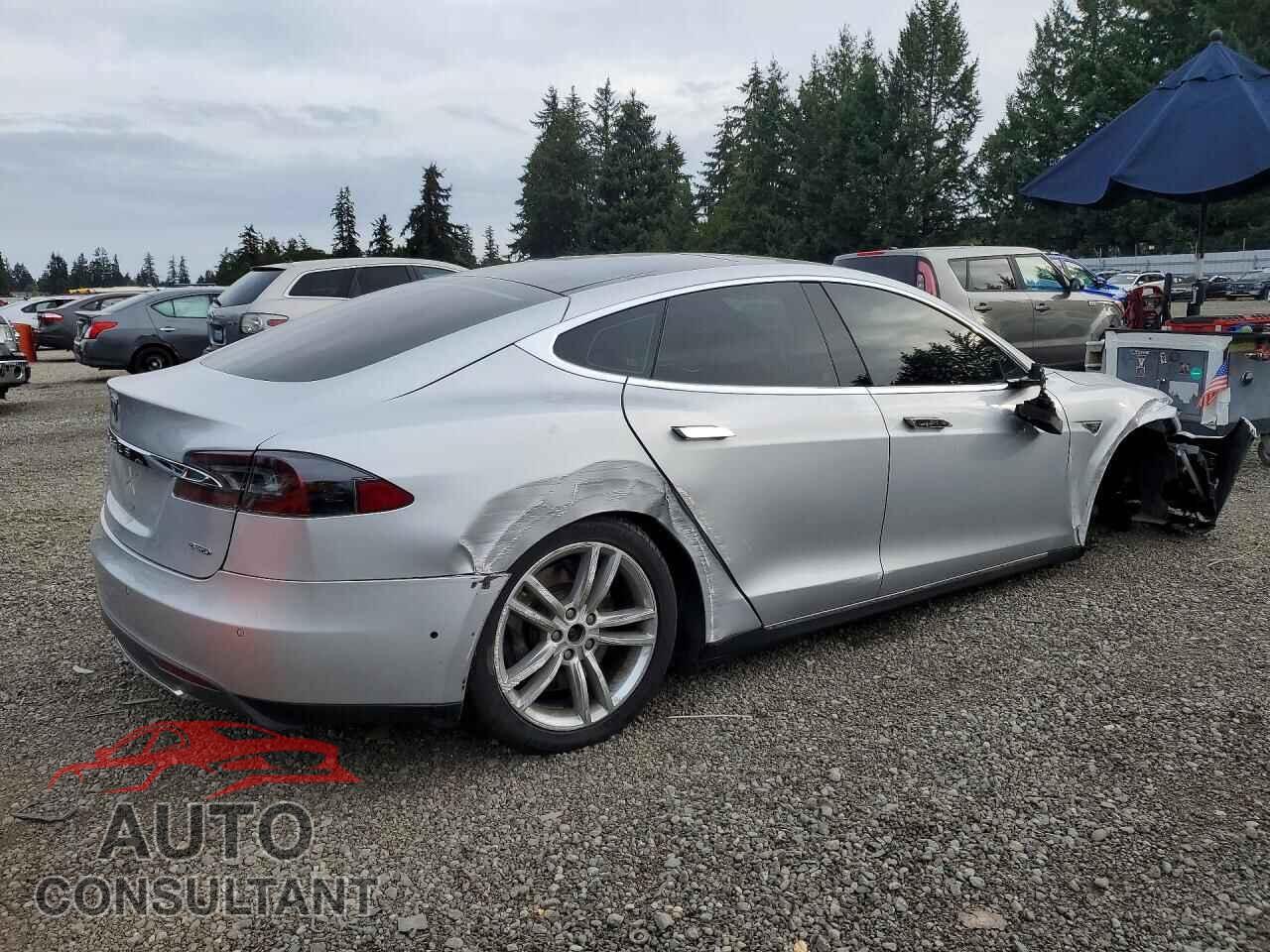 TESLA MODEL S 2015 - 5YJSA1H25FF090788