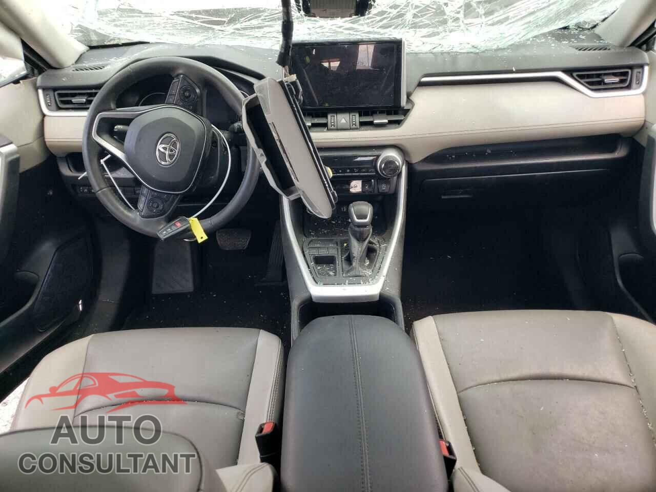 TOYOTA RAV4 2023 - 2T3C1RFV2PC242524