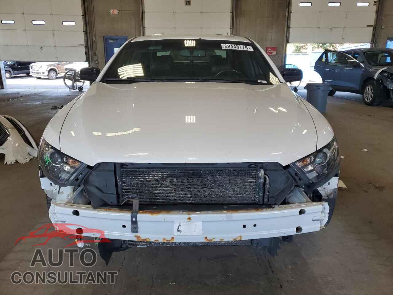 FORD TAURUS 2016 - 1FAHP2KT4GG141002