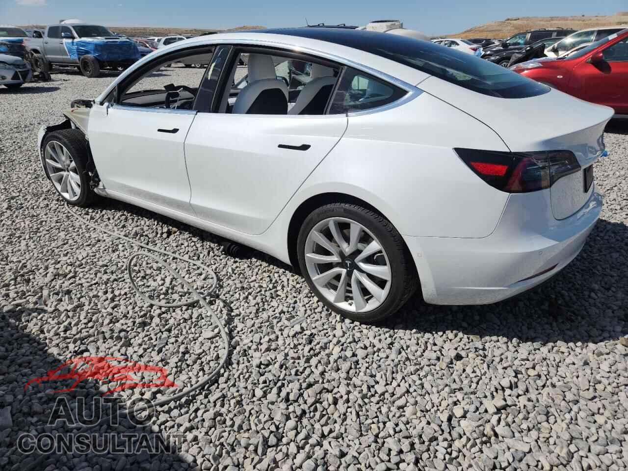 TESLA MODEL 3 2020 - 5YJ3E1EB2LF808323