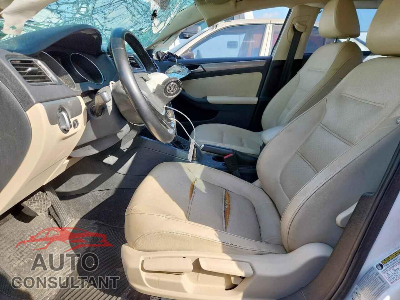 VOLKSWAGEN JETTA 2017 - 3VWDB7AJ4HM399545