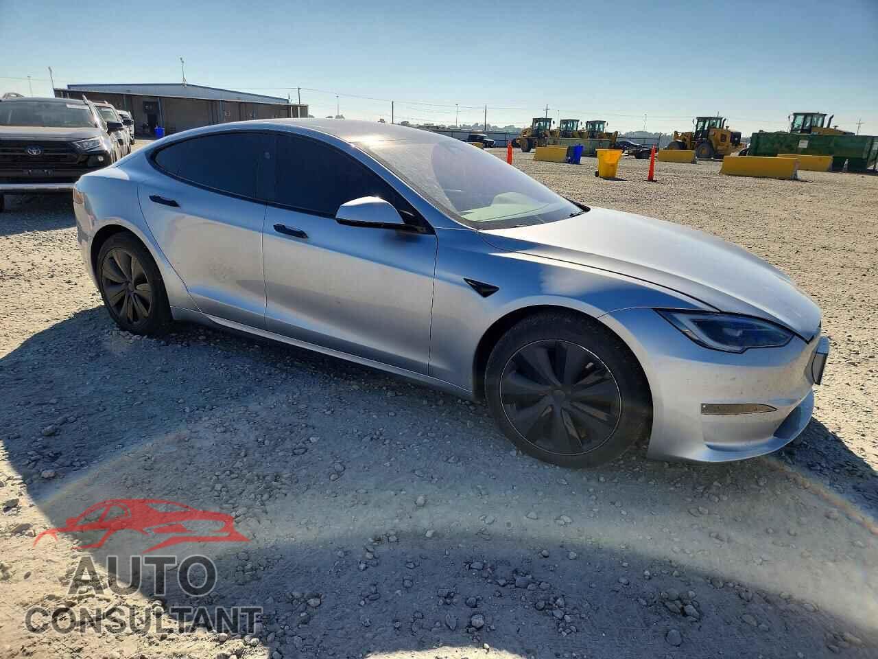 TESLA MODEL S 2025 - 5YJSA1E52SF551390