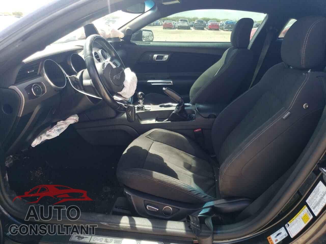 FORD MUSTANG 2019 - 1FA6P8CF3K5157750
