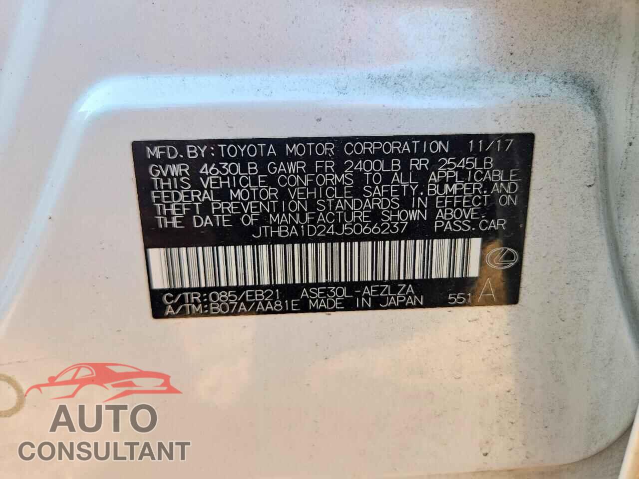 LEXUS IS 2018 - JTHBA1D24J5066237