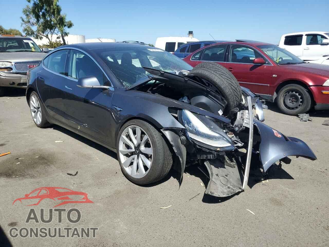 TESLA MODEL 3 2018 - 5YJ3E1EA7JF019931
