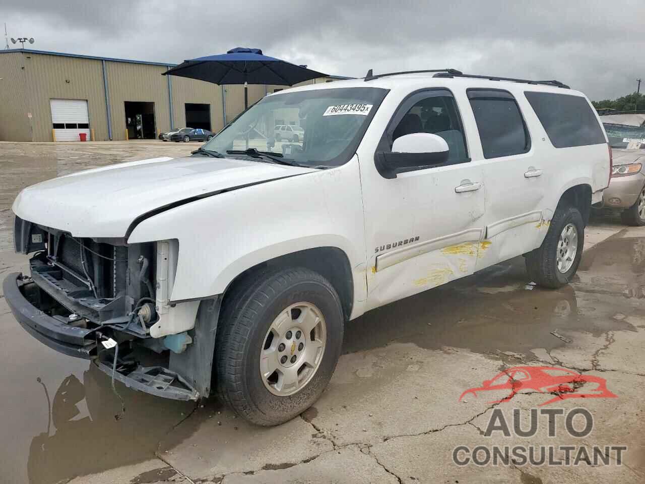 CHEVROLET SUBURBAN 2013 - 1GNSCJE06DR250110