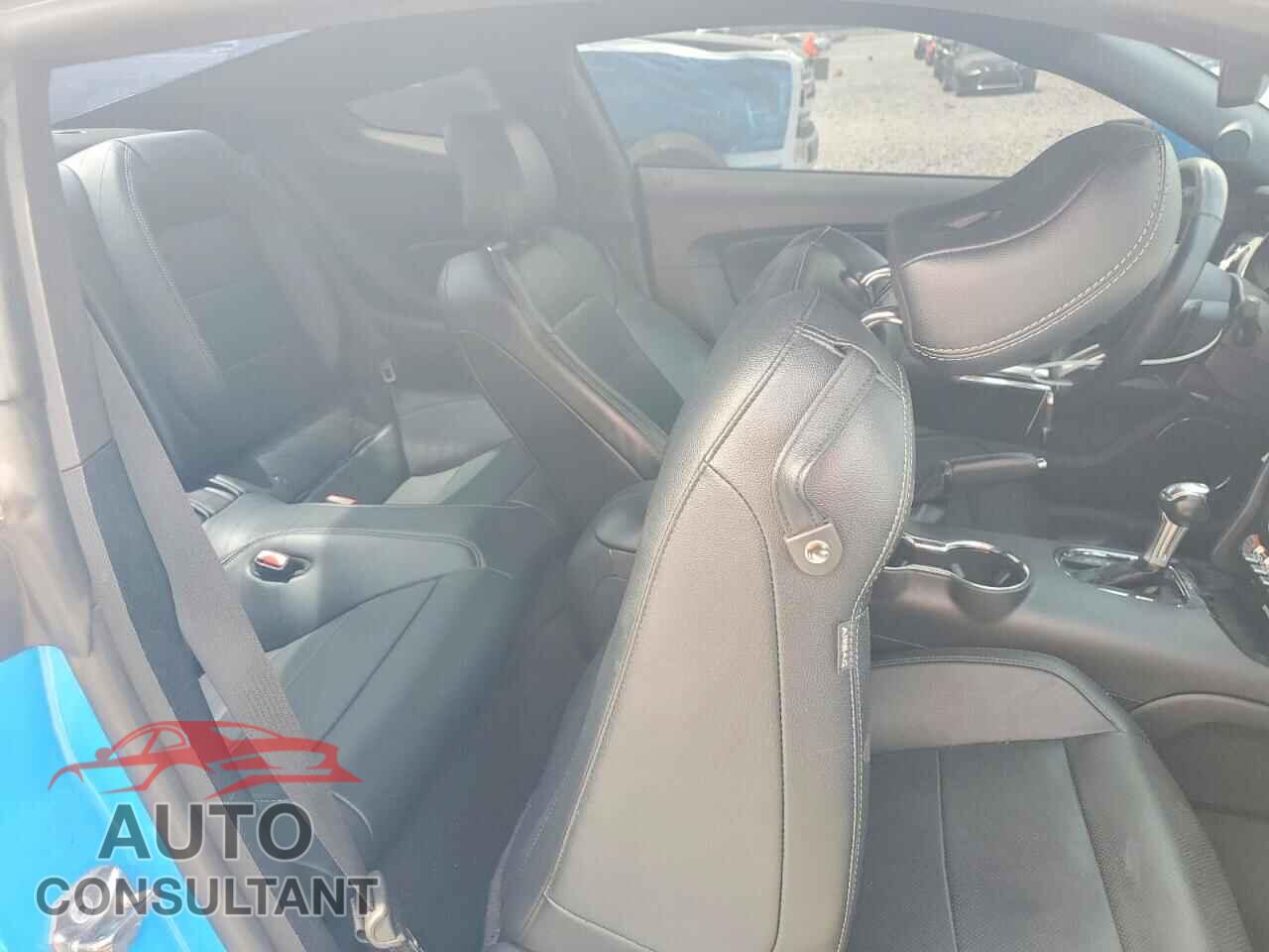FORD MUSTANG 2017 - 1FA6P8CF2H5240711