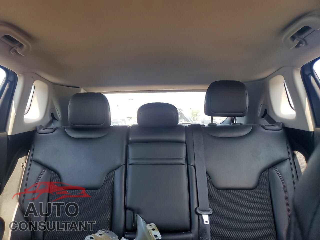 JEEP COMPASS 2017 - 3C4NJDDB4HT624873