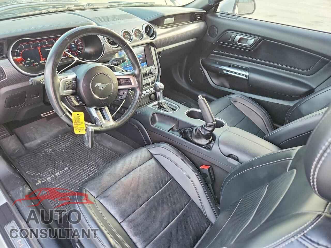 FORD MUSTANG 2019 - 1FA6P8CF5K5175425