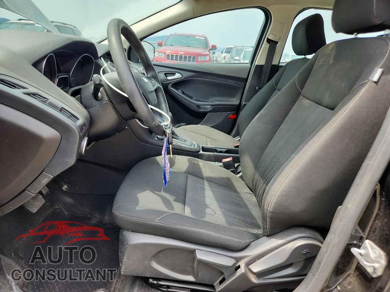 FORD FOCUS 2017 - 1FADP3F28HL300635