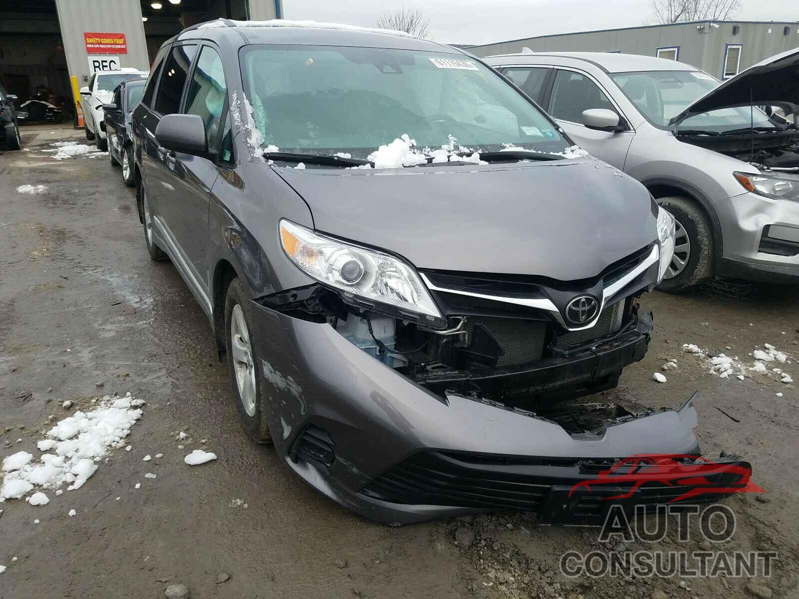 TOYOTA SIENNA 2019 - 5TDKZ3DC5KS014254