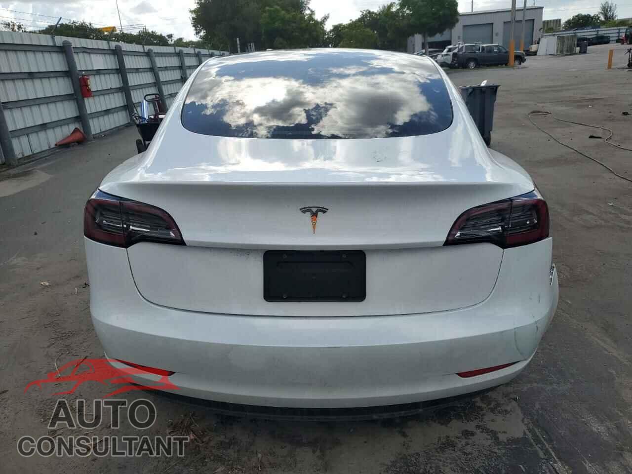 TESLA MODEL 3 2023 - 5YJ3E1EA7PF576489