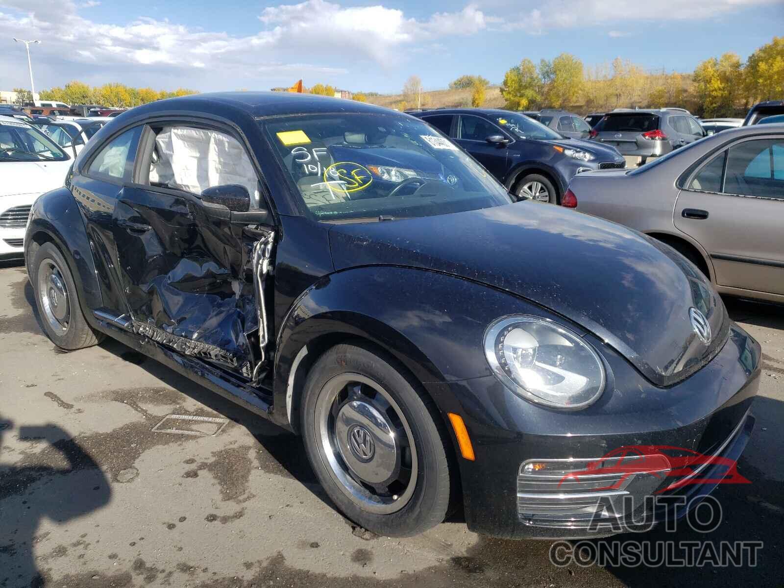 VOLKSWAGEN BEETLE 2018 - 3VWFD7AT2JM705474