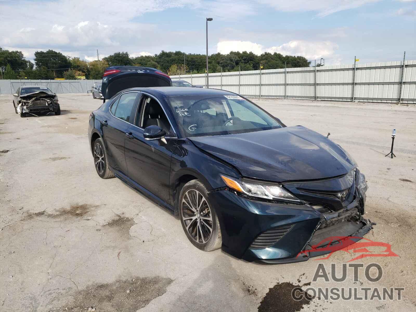 TOYOTA CAMRY 2018 - 4T1B11HK3JU627606