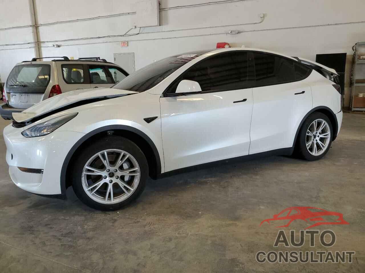 TESLA MODEL Y 2021 - 5YJYGAEEXMF183293