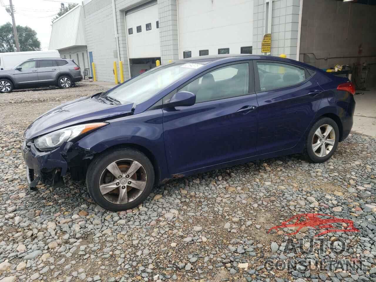HYUNDAI ELANTRA 2013 - 5NPDH4AE4DH354382