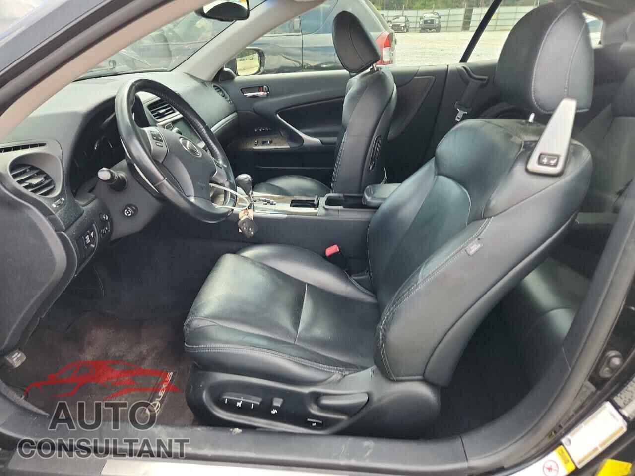 LEXUS IS 2012 - JTHFE2C24C2507995