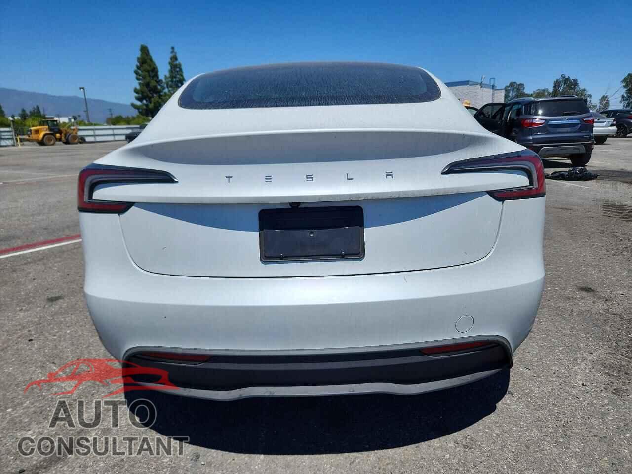 TESLA MODEL 3 2025 - 5YJ3E1EA7SF058732