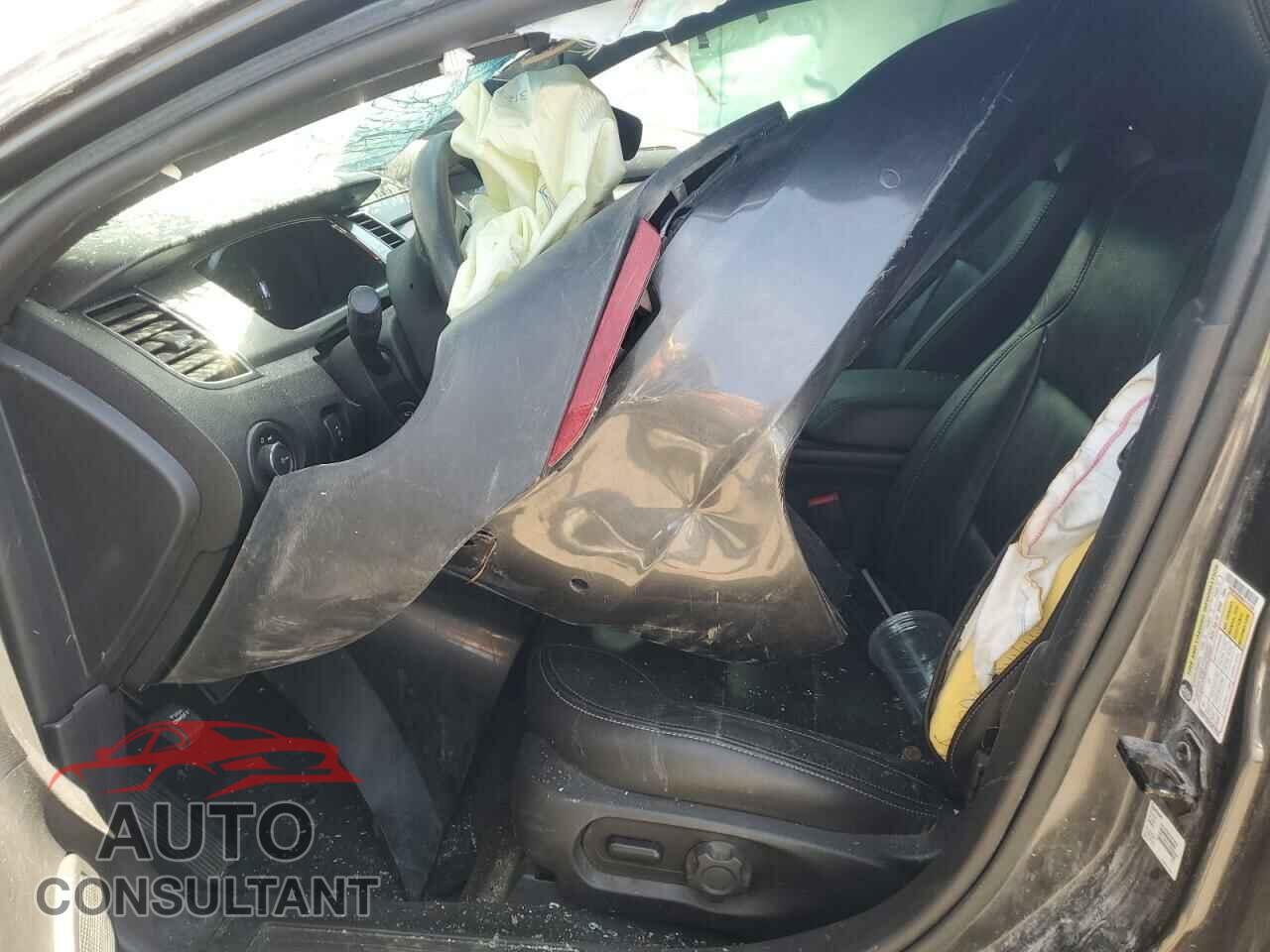 FORD TAURUS 2017 - 1FAHP2E85HG111578