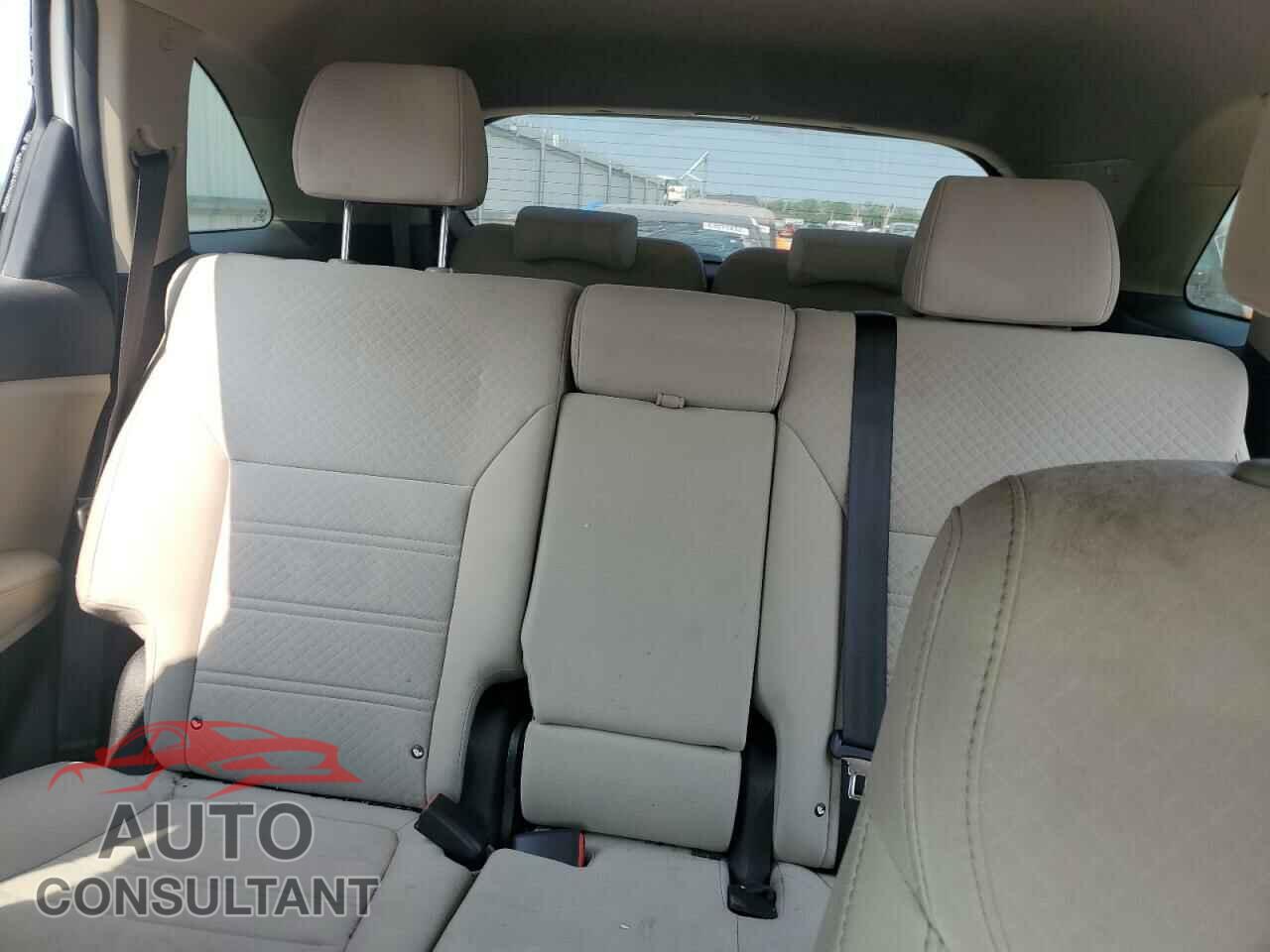 KIA SORENTO 2017 - 5XYPGDA56HG291332