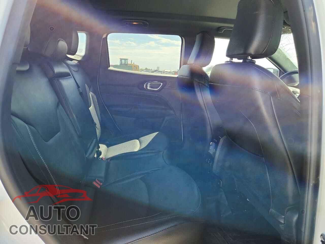 JEEP COMPASS 2022 - 3C4NJDCB6NT231261