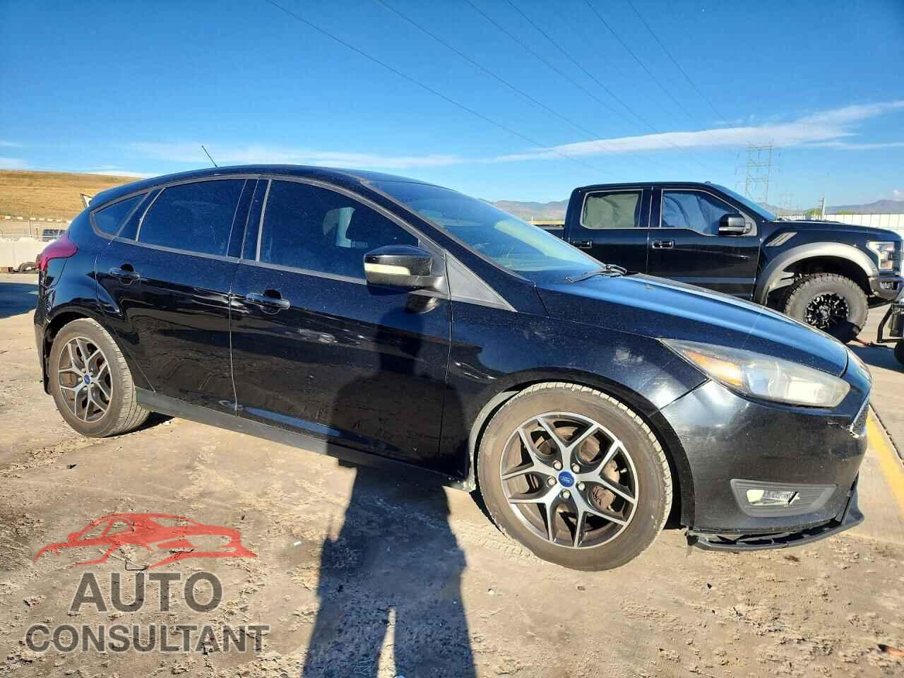 FORD FOCUS 2017 - 1FADP3M23HL219657
