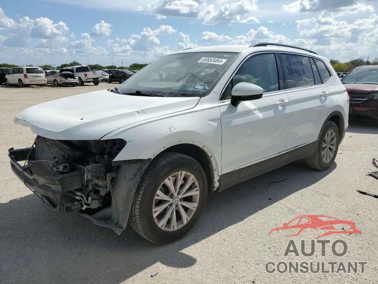 VOLKSWAGEN TIGUAN 2018 - 3VV3B7AX3JM173913