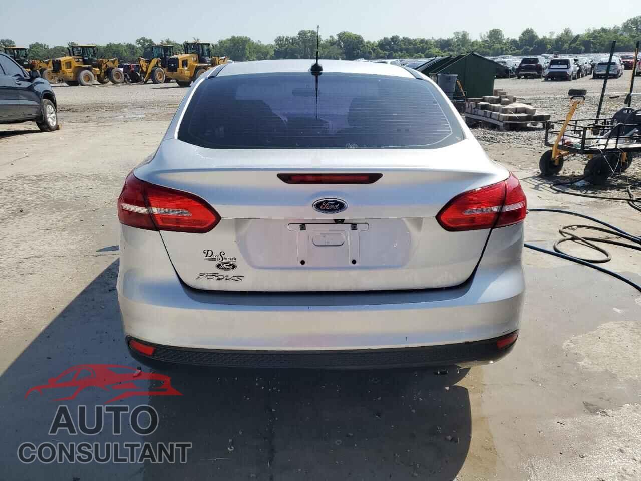 FORD FOCUS 2017 - 1FADP3E25HL252853