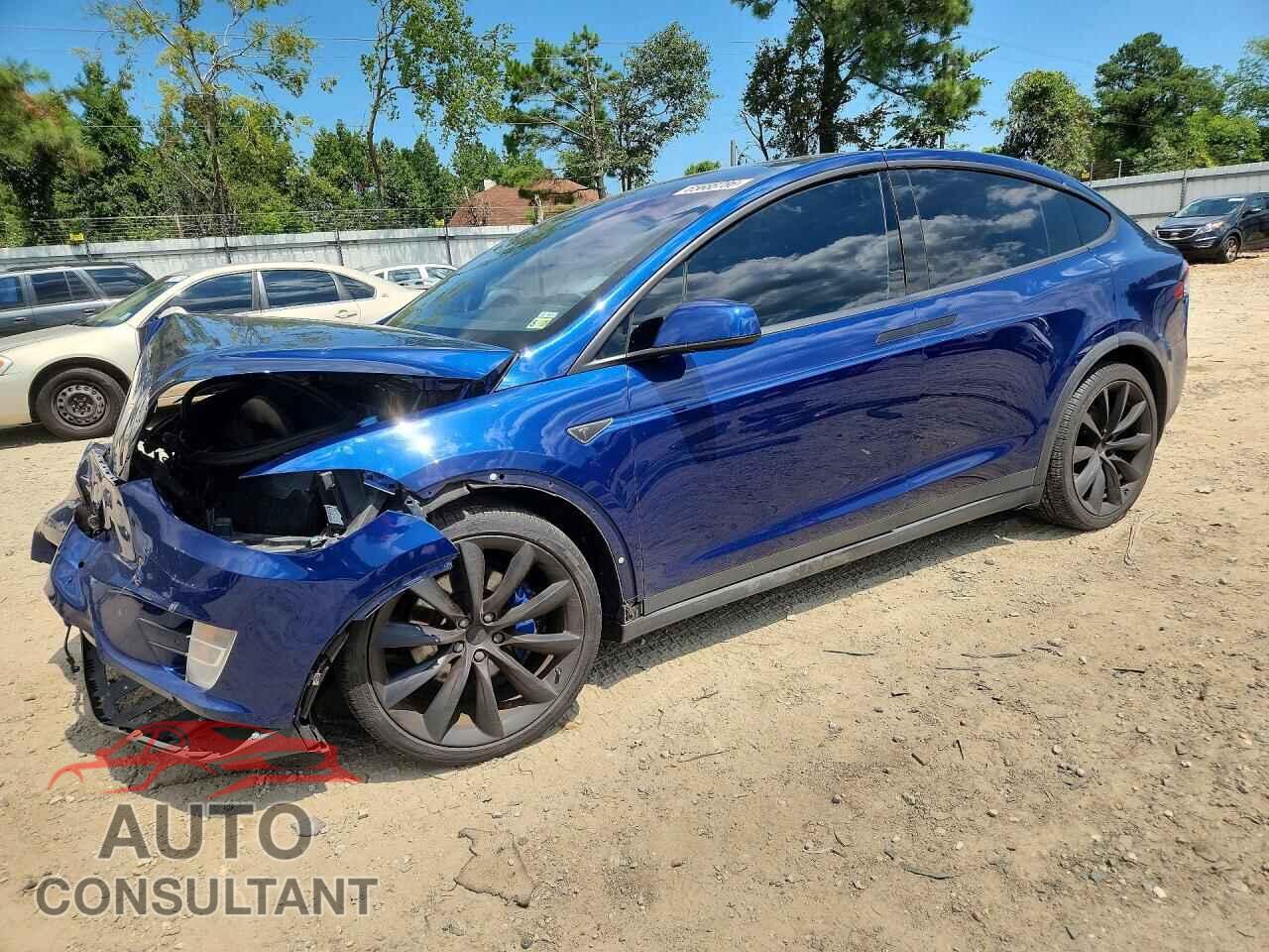 TESLA MODEL X 2016 - 5YJXCBE21GF018143