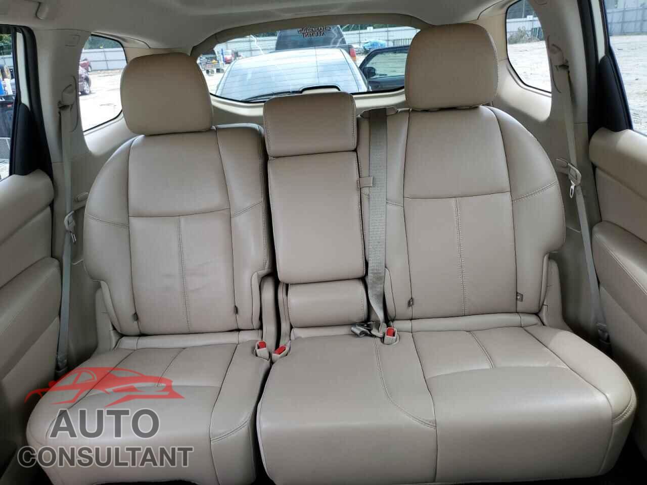 NISSAN PATHFINDER 2017 - 5N1DR2MM1HC904574