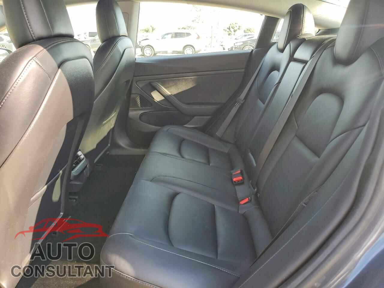 TESLA MODEL 3 2021 - 5YJ3E1EA5MF878200
