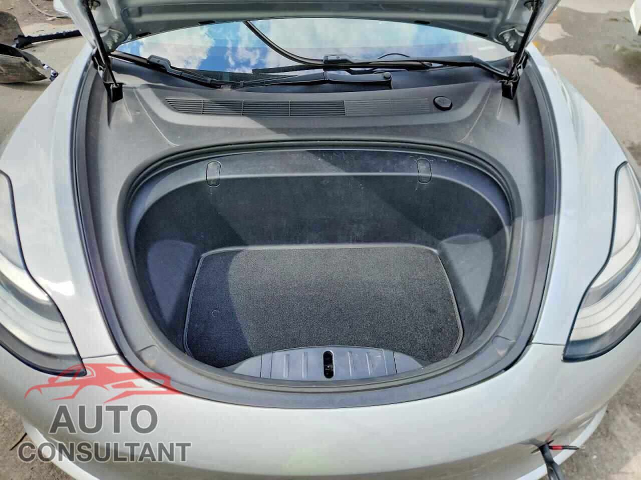 TESLA MODEL 3 2018 - 5YJ3E1EB5JF083393