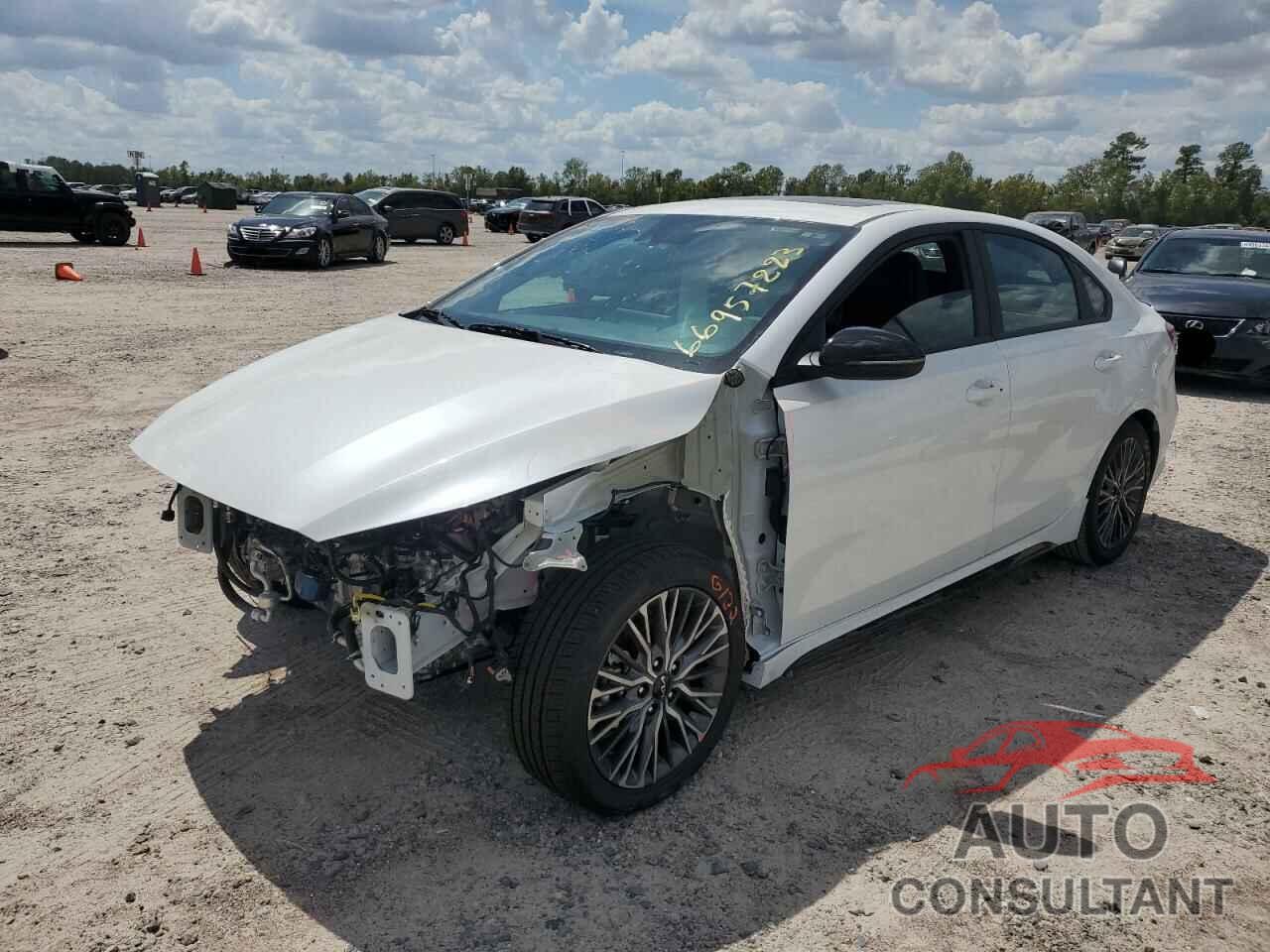 KIA FORTE 2023 - 3KPF54AD4PE668583