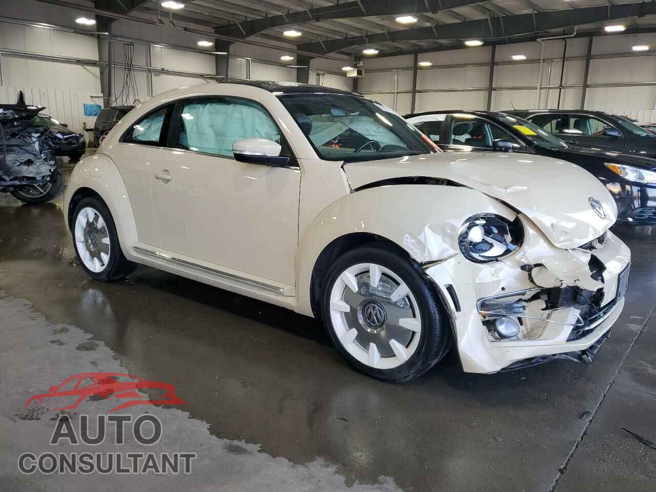 VOLKSWAGEN BEETLE 2019 - 3VWFD7AT4KM702271
