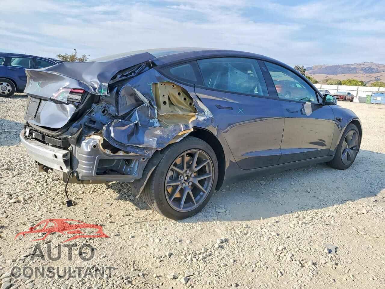 TESLA MODEL 3 2021 - 5YJ3E1EA5MF878200