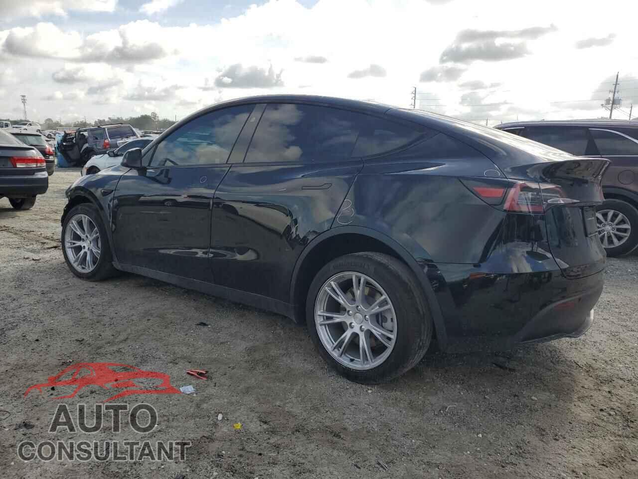 TESLA MODEL Y 2024 - 7SAYGAEEXRF021660