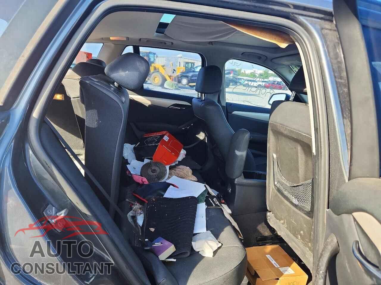 BMW X1 2014 - WBAVL1C54EVY18901