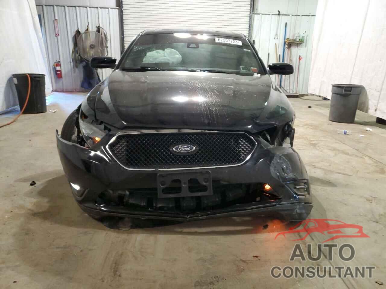 FORD TAURUS 2019 - 1FAHP2KT2KG102093