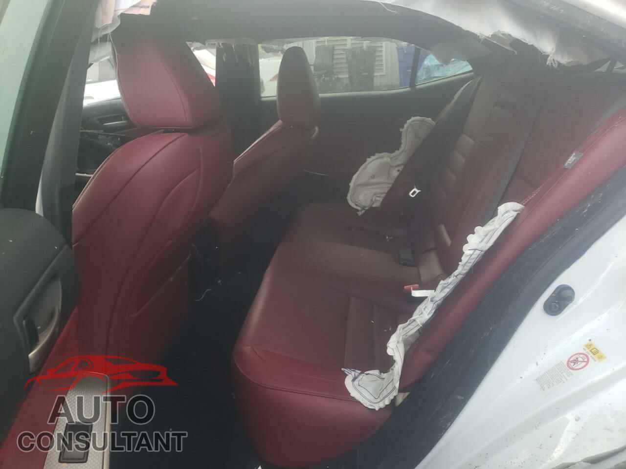 LEXUS IS 2018 - JTHBA1D25J5075173