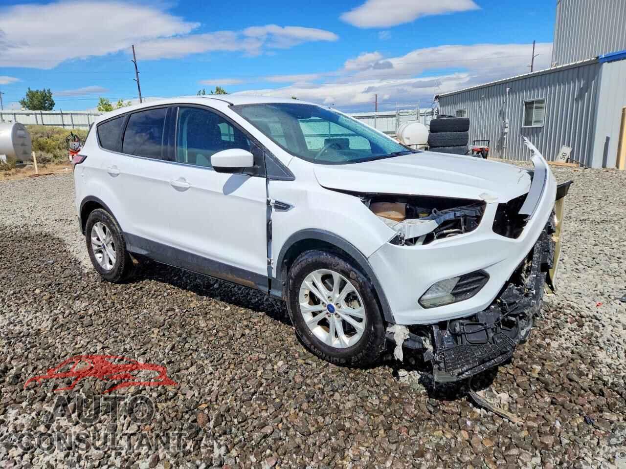 FORD ESCAPE 2017 - 1FMCU9G92HUB81788