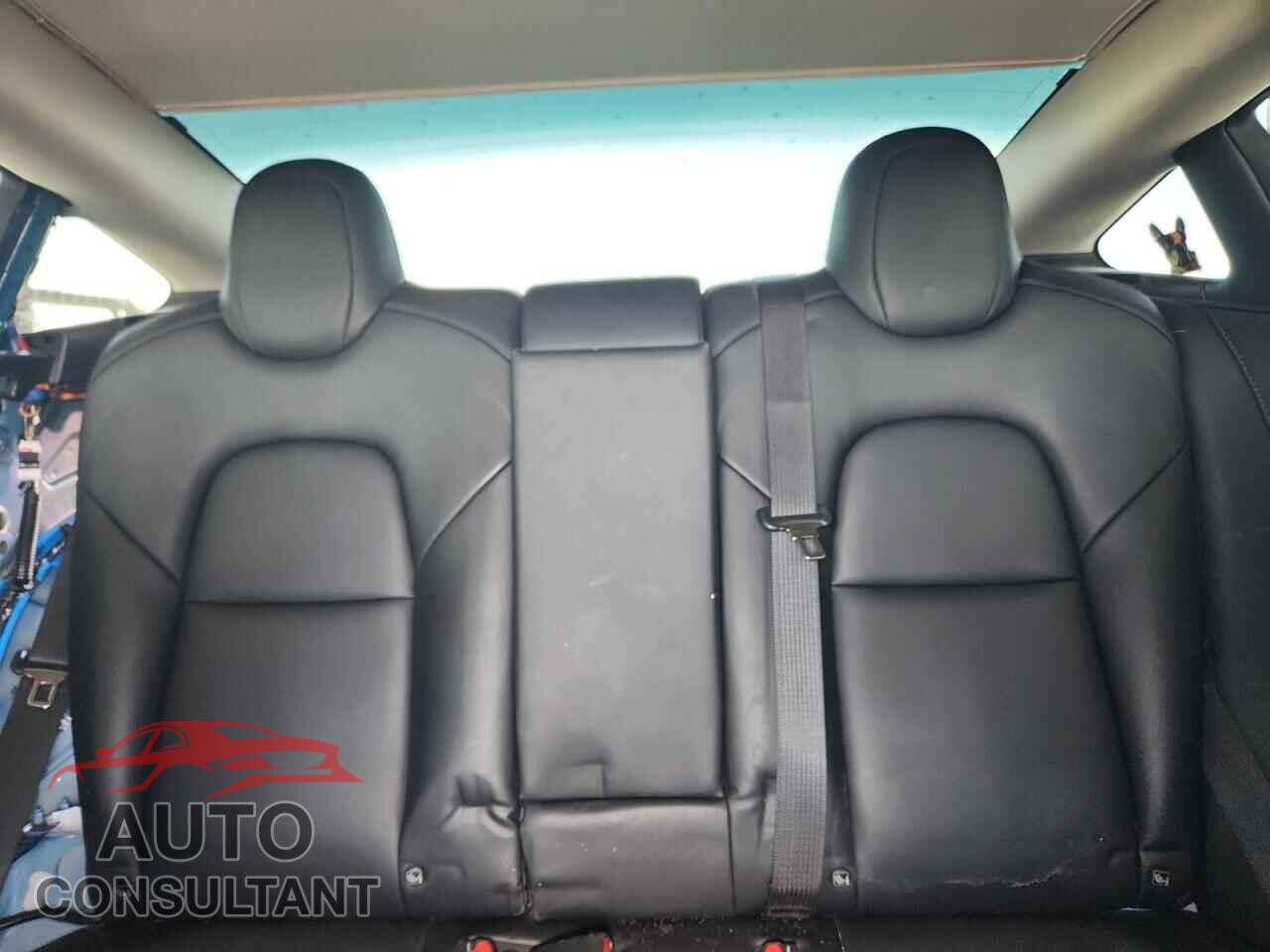 TESLA MODEL 3 2022 - 5YJ3E1EA7NF329003