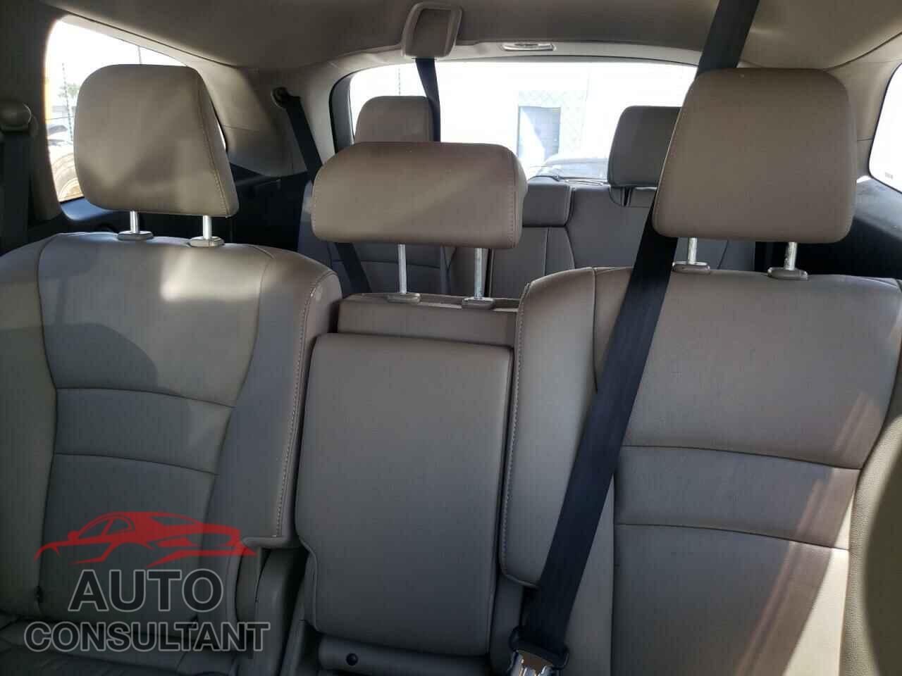 HONDA PILOT 2016 - 5FNYF5H59GB047666