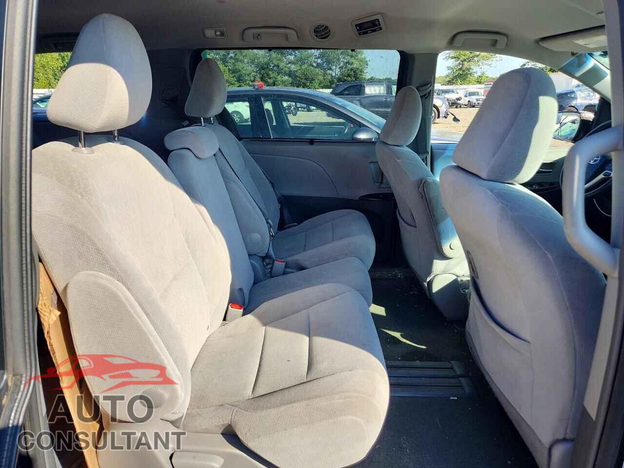 TOYOTA SIENNA 2016 - 5TDKK3DC8GS754375